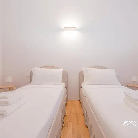 Train Station| 3br| A/c| Center By Tilo *