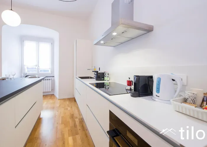 Train Station| 3br| A/c| Center By Tilo *